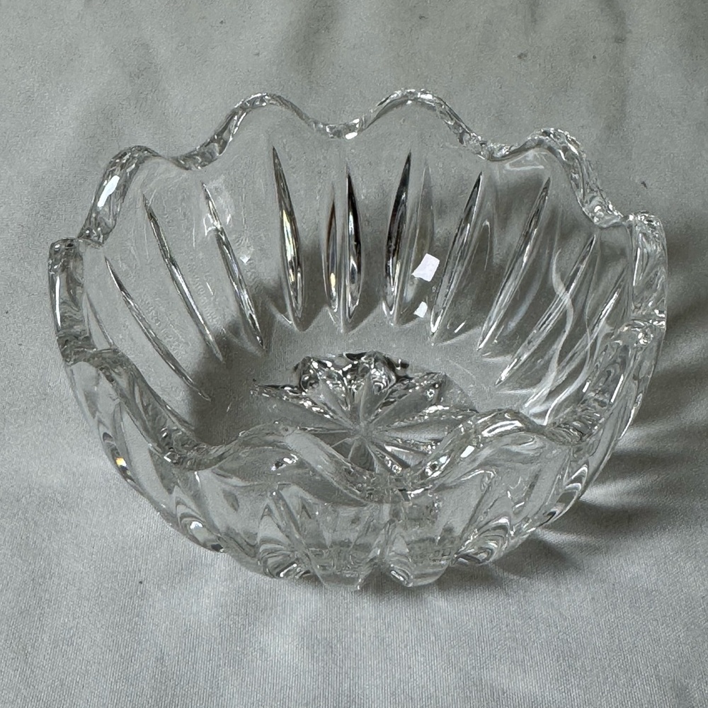 Vintage Zajecar Crystal Yugoslavia 3" Scalloped Starburst Trinket Bowl
